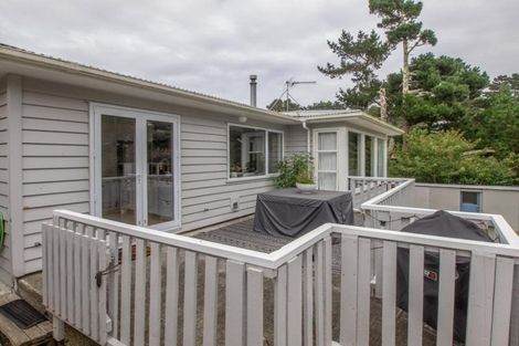Photo of property in 15 Cunliffe Street, Johnsonville, Wellington, 6037
