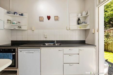 Photo of property in Hobson Flats, 2/1 Hobson Street, Pipitea, Wellington, 6011