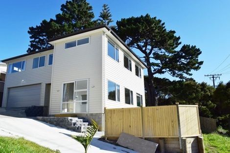 Photo of property in 517 East Coast Road, Murrays Bay, Auckland, 0630