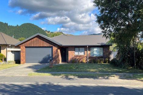 Photo of property in 22 Waterstone Avenue, Paraparaumu, 5032