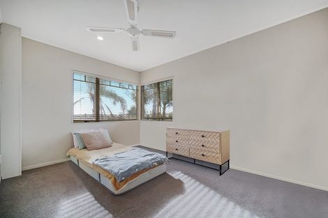 Photo of property in 100 Westerham Drive, Dannemora, Auckland, 2016