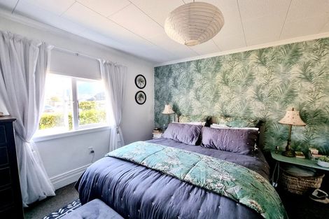 Photo of property in 108 Waikawa Road, Picton, 7220