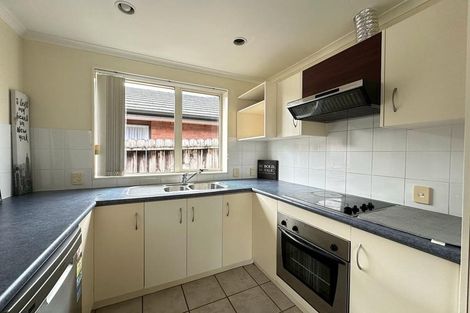 Photo of property in 18 Norman Close, The Gardens, Auckland, 2105