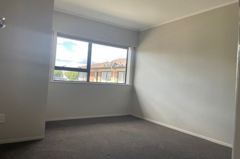 Photo of property in 4/9 Norman Spencer Drive, Papatoetoe, Auckland, 2104