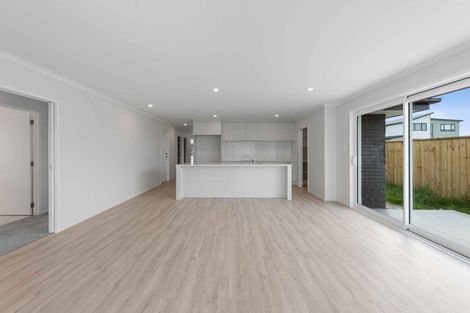 Photo of property in 19 Uatoto Road, Clarks Beach, 2122