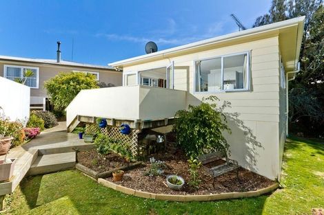 Photo of property in 8 Halberg Street, Glenfield, Auckland, 0629