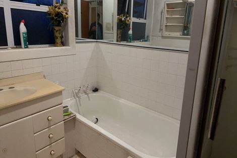 Photo of property in 15 Lewis Road, Pakuranga, Auckland, 2010