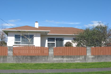 Photo of property in 2 Atiawa Street, Glen Avon, New Plymouth, 4312