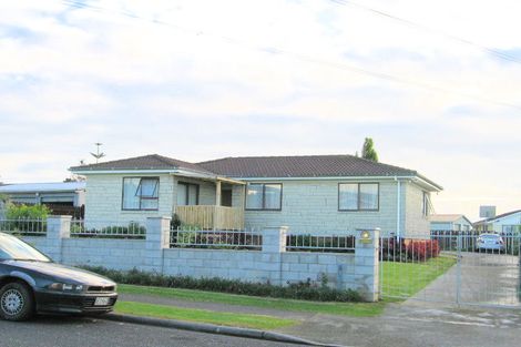 Photo of property in 15 Darnell Crescent, Clover Park, Auckland, 2019