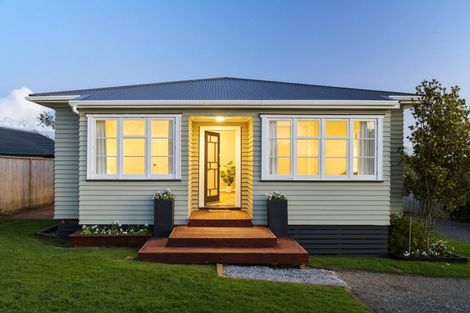 Photo of property in 51 Burrow Road, Pukekohe, 2120