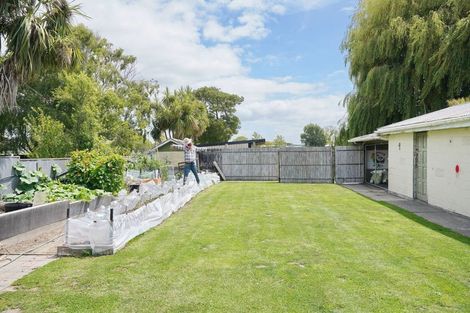 Photo of property in 171 Wainoni Road, Avondale, Christchurch, 8061