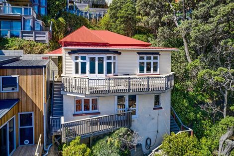 Photo of property in 296 Oriental Parade, Oriental Bay, Wellington, 6011