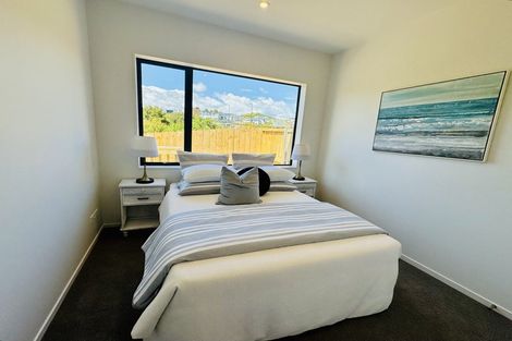 Photo of property in 72 Arran Drive, Orewa, 0931