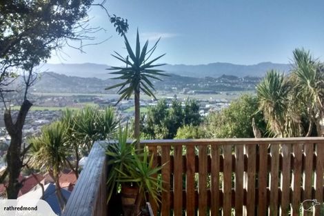 Photo of property in 63 Sutherland Road, Melrose, Wellington, 6023