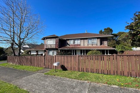 Photo of property in 11 Ravenstone Place, Chatswood, Auckland, 0626