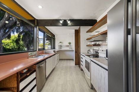 Photo of property in 2/30 Browns Bay Road, Rothesay Bay, Auckland, 0630