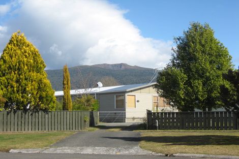 Photo of property in 30 Runuku Grove, Turangi, 3334