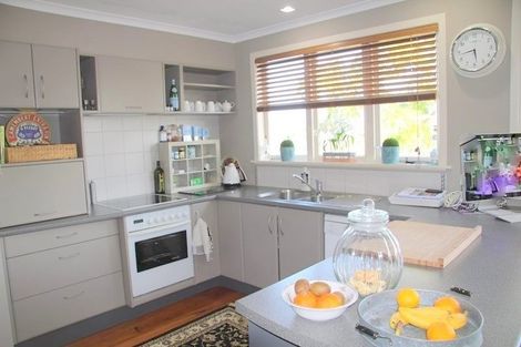 Photo of property in 2 Ferndown Close, Brookfield, Tauranga, 3110