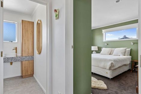 Photo of property in 16 Tamarisk Drive, Riversdale Beach, Masterton, 5872