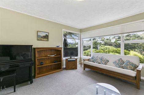 Photo of property in 18 Putnam Street, Northland, Wellington, 6012