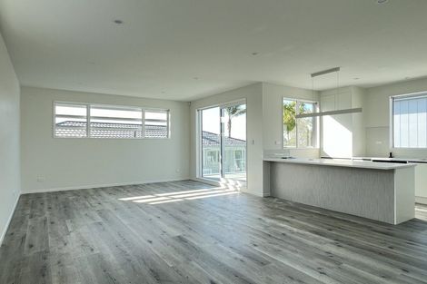Photo of property in 319b East Coast Road, Mairangi Bay, Auckland, 0630