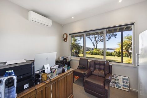 Photo of property in 93 Tiri Road, Tindalls Beach, Whangaparaoa, 0930