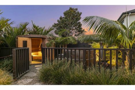 Photo of property in 11 Kelmore Place, Schnapper Rock, Auckland, 0632