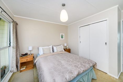 Photo of property in 2 Escort Grove, Awapuni, Palmerston North, 4412