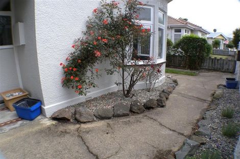 Photo of property in 33 Kirkcaldy Street, South Dunedin, Dunedin, 9012