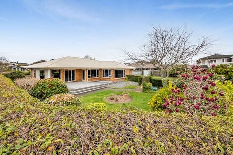 Photo of property in 18 Kinross Drive, Merrilands, New Plymouth, 4312