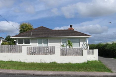 Photo of property in 81a Royal View Road, Te Atatu South, Auckland, 0610