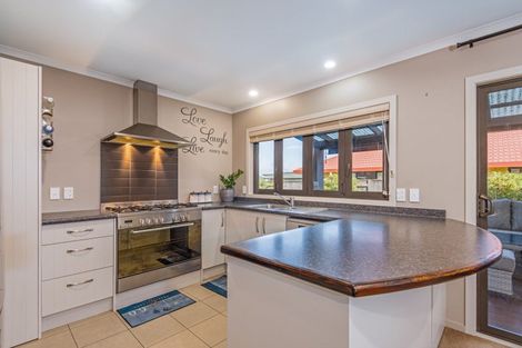 Photo of property in 24 Brooklyn Heights Drive, Kelvin Grove, Palmerston North, 4414