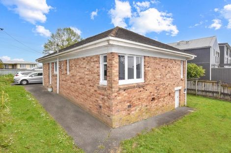 Photo of property in 4039 Great North Road, Glen Eden, Auckland, 0602