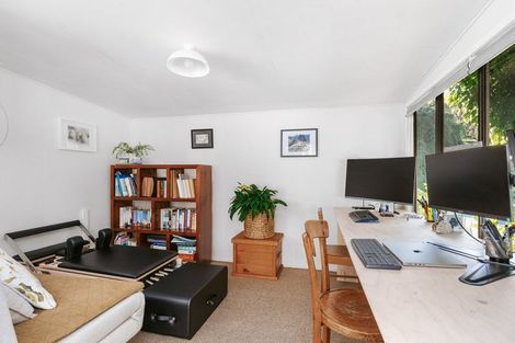 Photo of property in 21 Omokoroa Road, Omokoroa, 3114