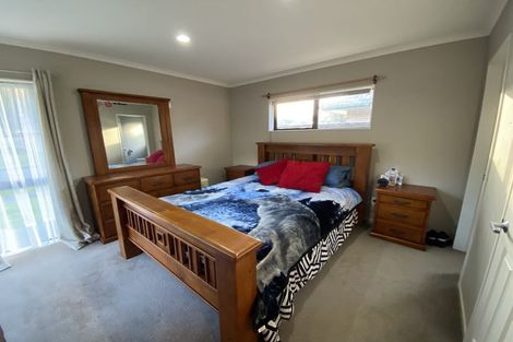 Photo of property in 13 Aragon Grove, Kingsley Heights, Upper Hutt, 5018