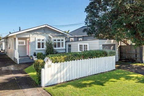 Photo of property in 1/18 Gladstone Road, Northcote, Auckland, 0627