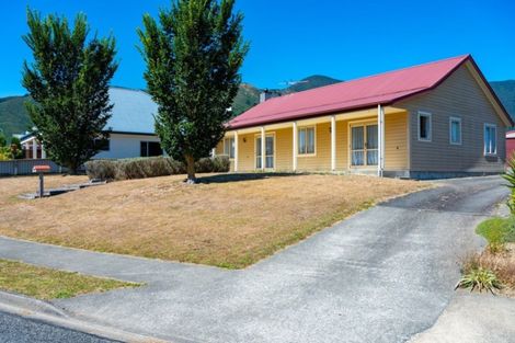 Photo of property in 4 Rohe Drive, Waikawa, Picton, 7220
