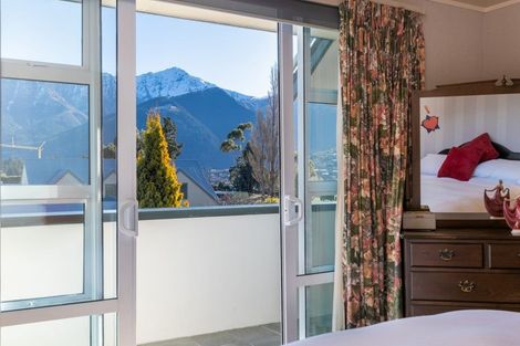 Photo of property in 11 Poplar Drive, Kelvin Heights, Queenstown, 9300