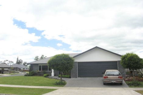 Photo of property in 34 Oaklands Drive, Cambridge, 3434