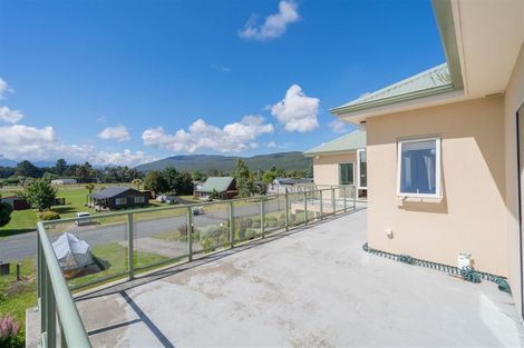 Photo of property in 25 Muriwai Drive, Manapouri, 9679