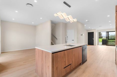 Photo of property in 12 Harbourside Parade, Hobsonville, 0616