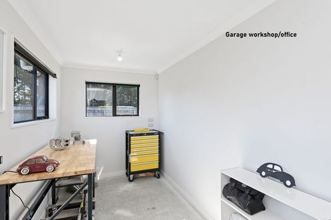 Photo of property in 11 Petrel Close, Paraparaumu Beach, Paraparaumu, 5032