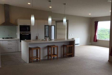 Photo of property in 23 Tamworth Crescent, Newlands, Wellington, 6037