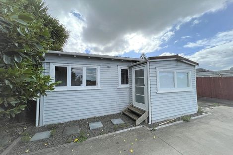 Photo of property in 730 Te Atatu Road, Te Atatu Peninsula, Auckland, 0610