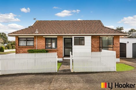 Photo of property in 1/3 Seaward Place, Wattle Downs, Auckland, 2103