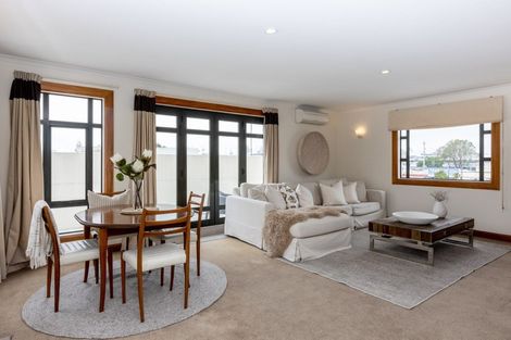 Photo of property in 243 Emerson Street, Napier South, Napier, 4110