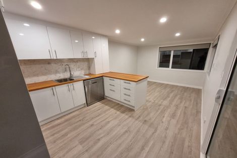 Photo of property in 38 Judkins Crescent, Cockle Bay, Auckland, 2014