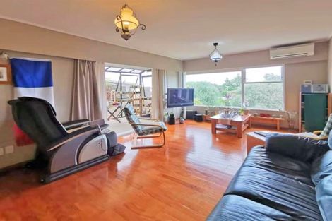 Photo of property in 23 La Trobe Street, Pakuranga Heights, Auckland, 2010