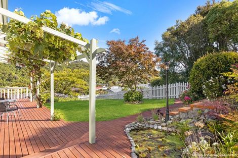 Photo of property in 19 Milton Terrace, Picton, 7220