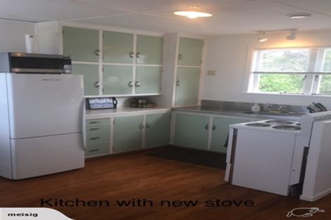 Photo of property in 98 Howard Road, Orere Point, Papakura, 2585